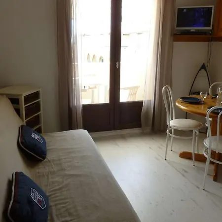 Coquet Appartement Fleury  Exterior photo